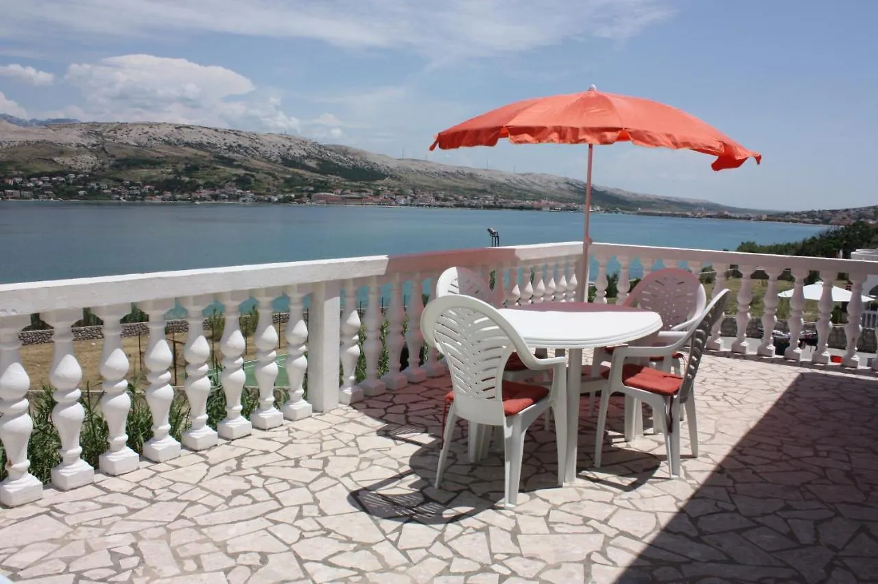 On The Beach Apartment 파그